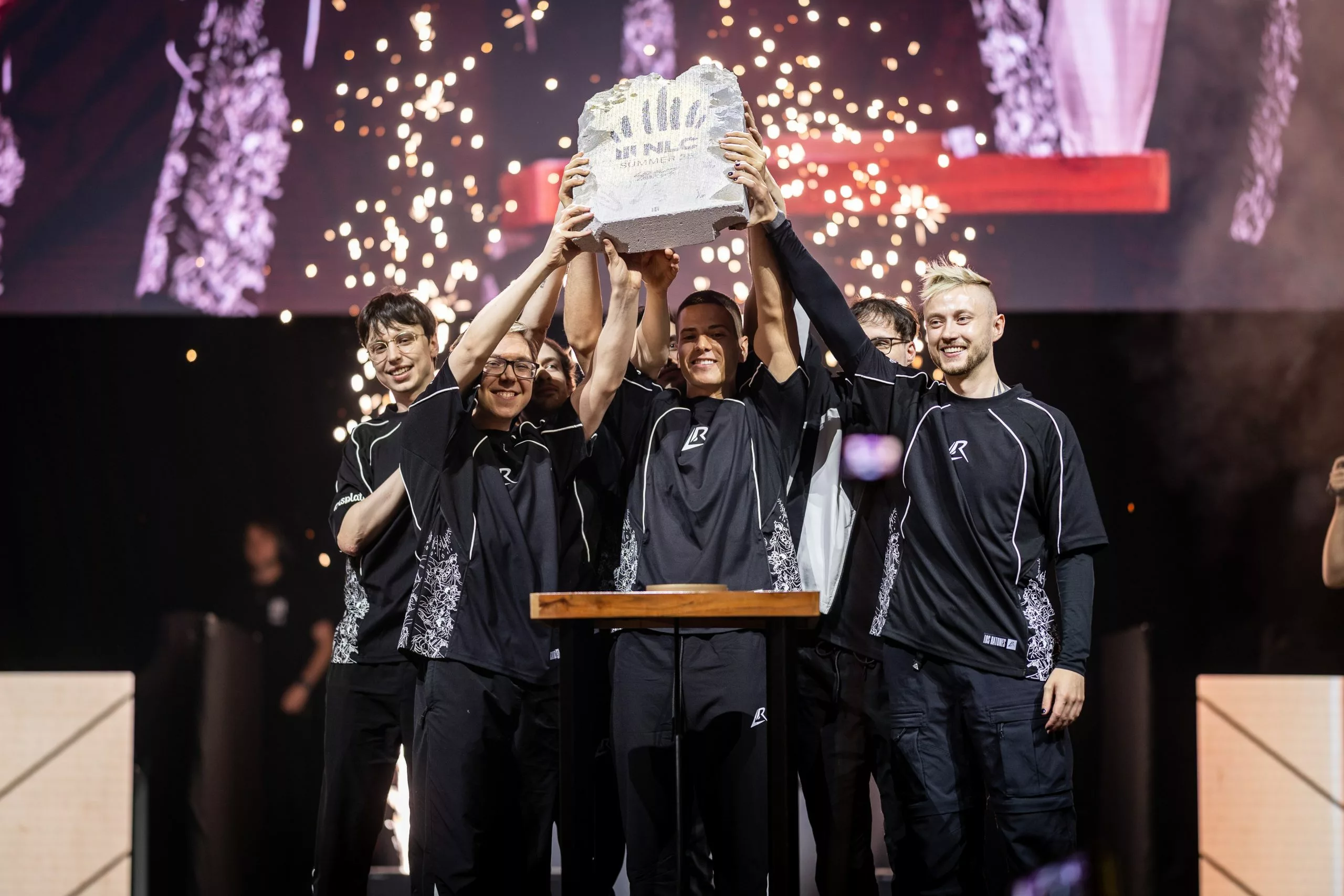 Los Ratones Dominate: How Caedrel's Team Managed to Lift Three Consecutive Trophies in the NLC