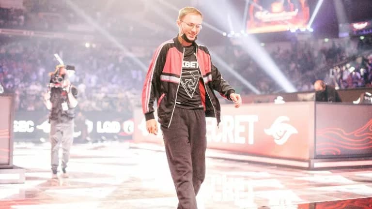 Skiter and Sneyking Leaves Tundra Esports