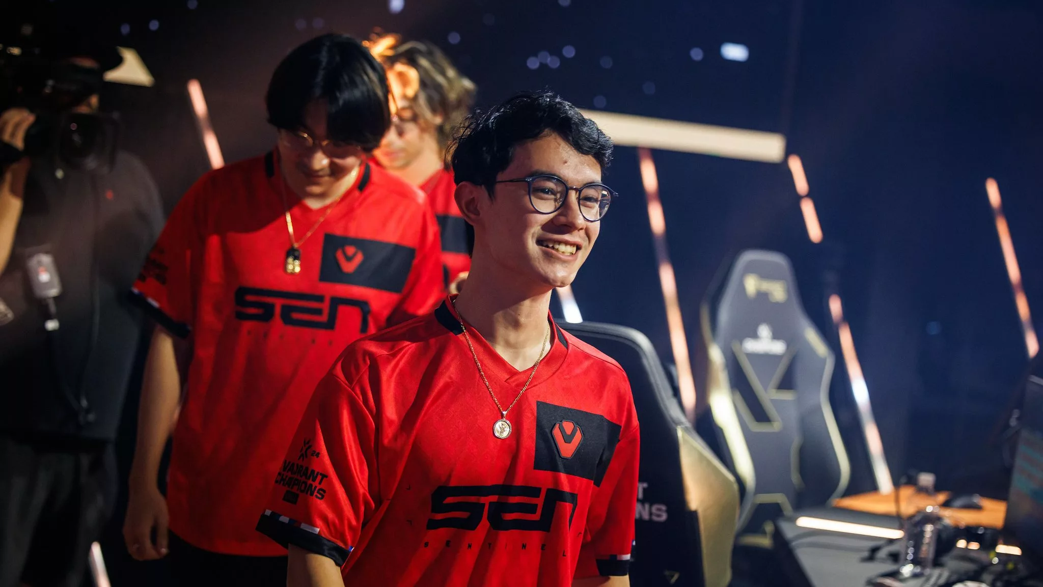 Sentinels and KRU Keep Playoff Hopes Alive with 2-0 Victories