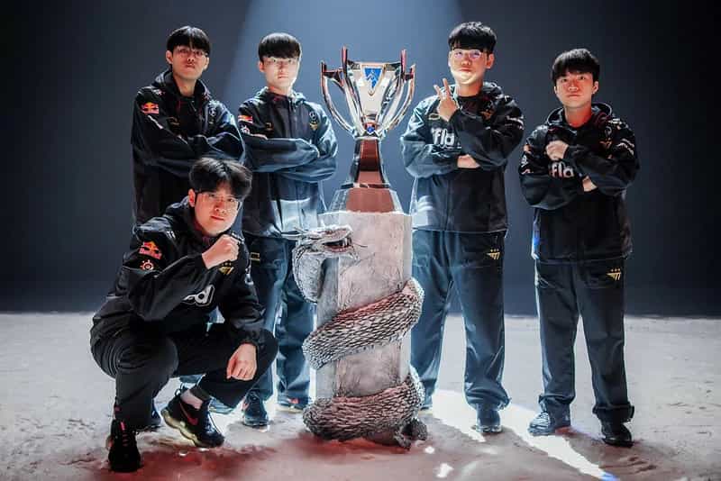 T1 to keep their Championship Winning Roster for 2024