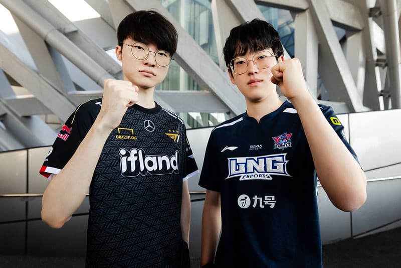 Scout and Faker pose together at Worlds 2023