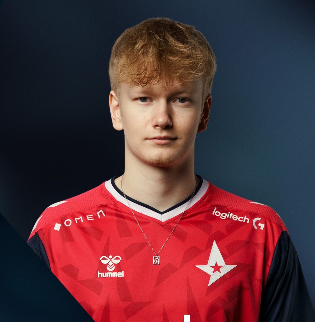 Danish CSGO team Preasy complete roster with refrezh and nicoodoz