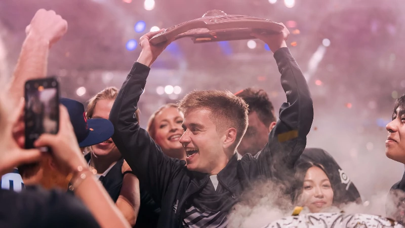 OG became the first team to lift the prestigious Aegis Of Champions twice! (Credits: Valve)